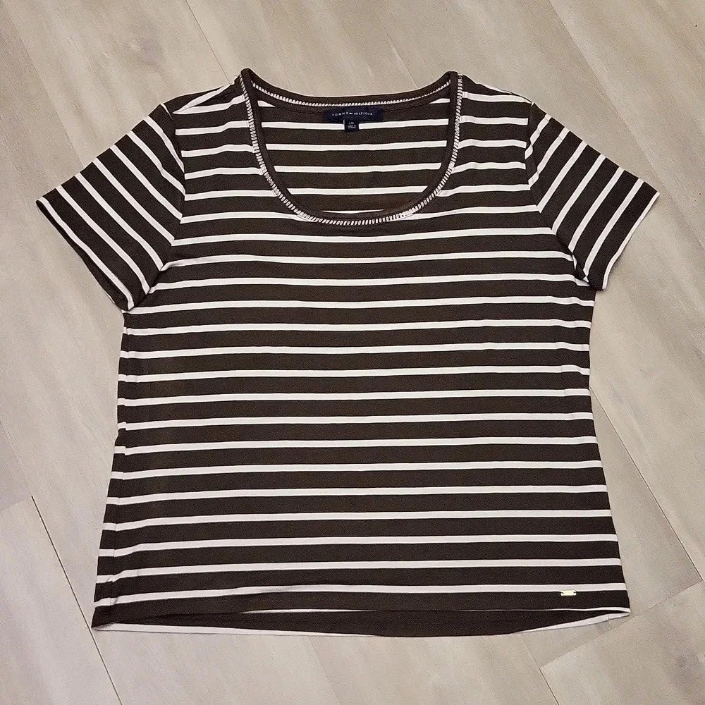 Tommy Hilfiger Olive and White Striped Short Sleeve Womens Blouse Size Large‎